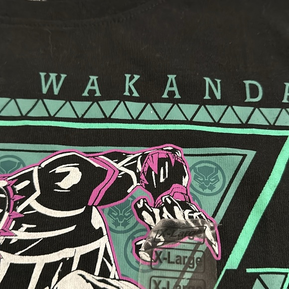 Marvels- Black Panther graphic short sleeve shirt size XL P2P 22 unisex - Picture 4 of 7